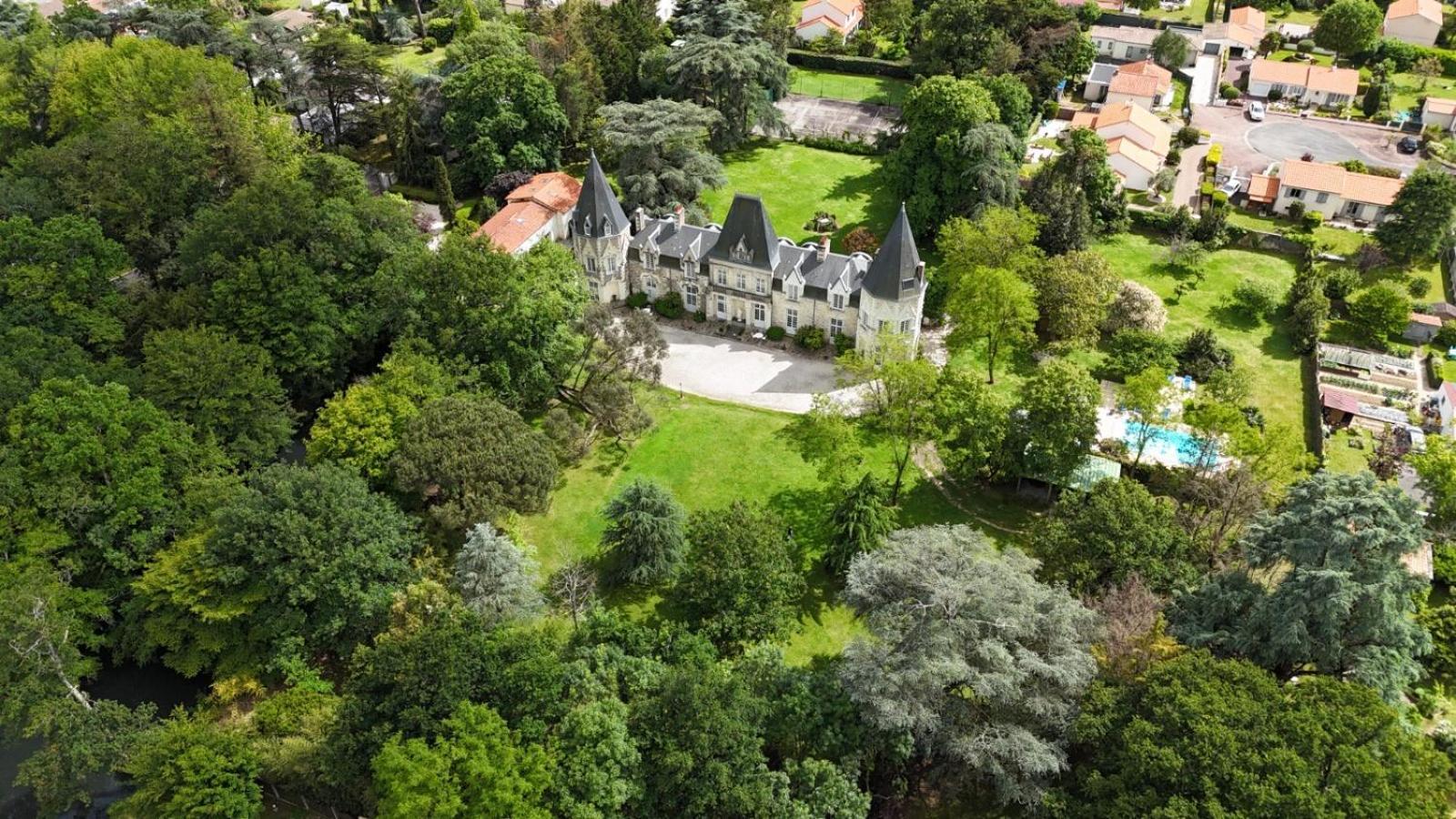 Chambres d'Hôtes Château du Bois de La Noe Bouaye Exterior foto